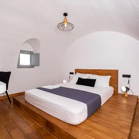 Filoxenia Luxury * Perissa (Santorini)