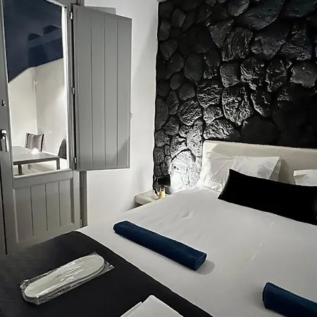 Villa Filoxenia Luxury Perissa (Santorini)