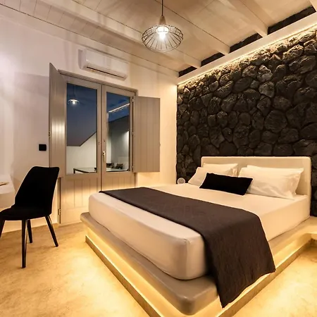 Filoxenia Luxury Villa Perissa (Santorini)