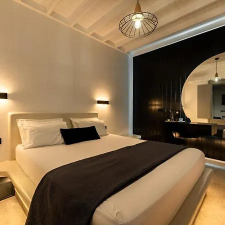 Filoxenia Luxury Perissa (Santorini)