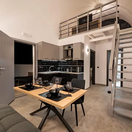 Villa Filoxenia Luxury Perissa (Santorini)